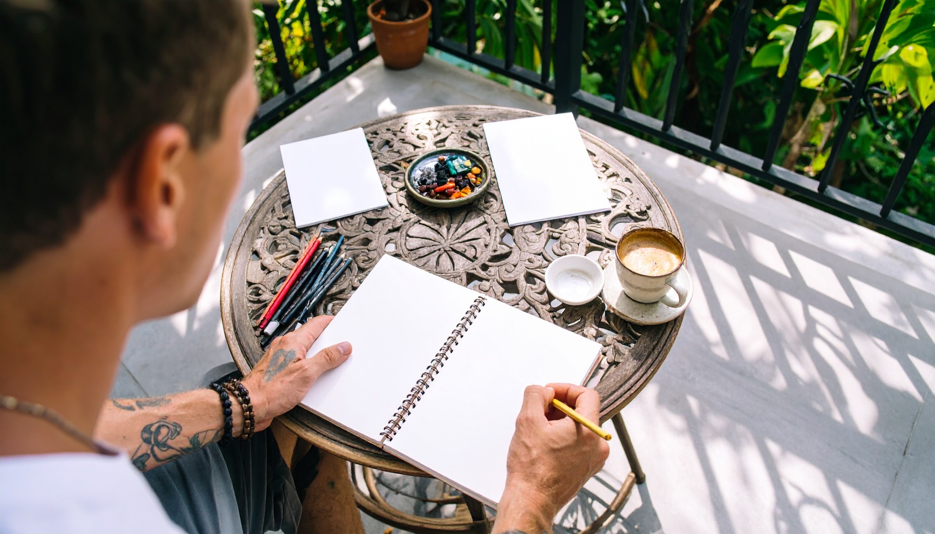 Svijet umjetnosti u kolovozu: kako se odmoriti a ne stati na mjestu / The Art World's August Dilemma: How to Rest Without Losing Momentum - DLightful Services blog